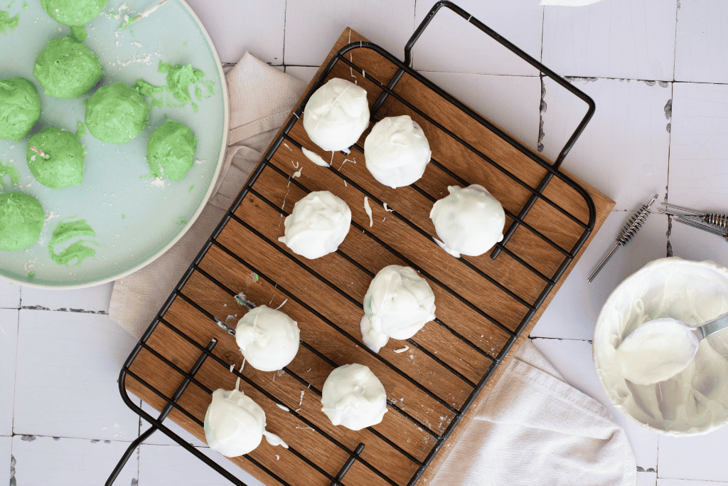 melted white chocolate dip