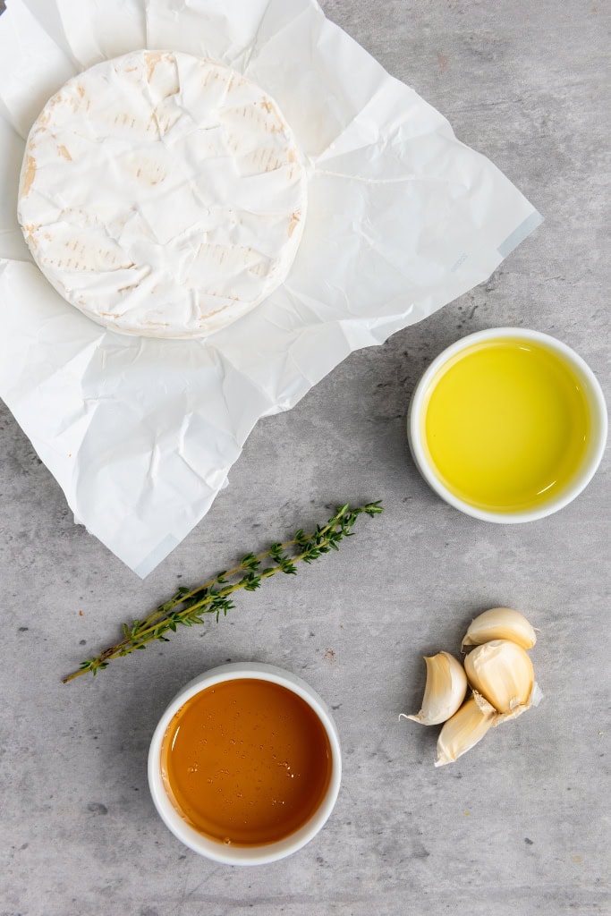 Baked Garlic Brie ingredients