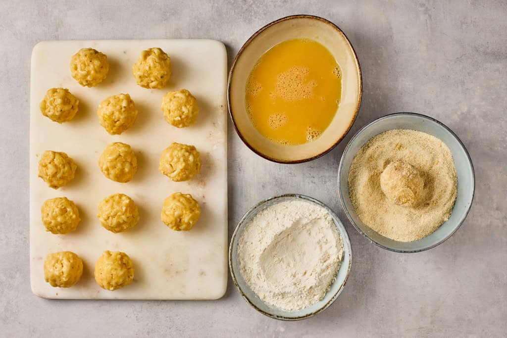 breading the mac and cheese bites