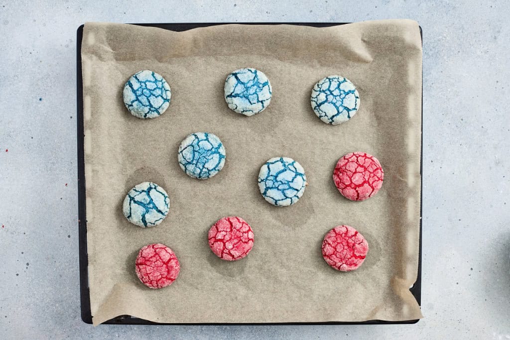 freshly baked 4th of July Crinkle Cookies